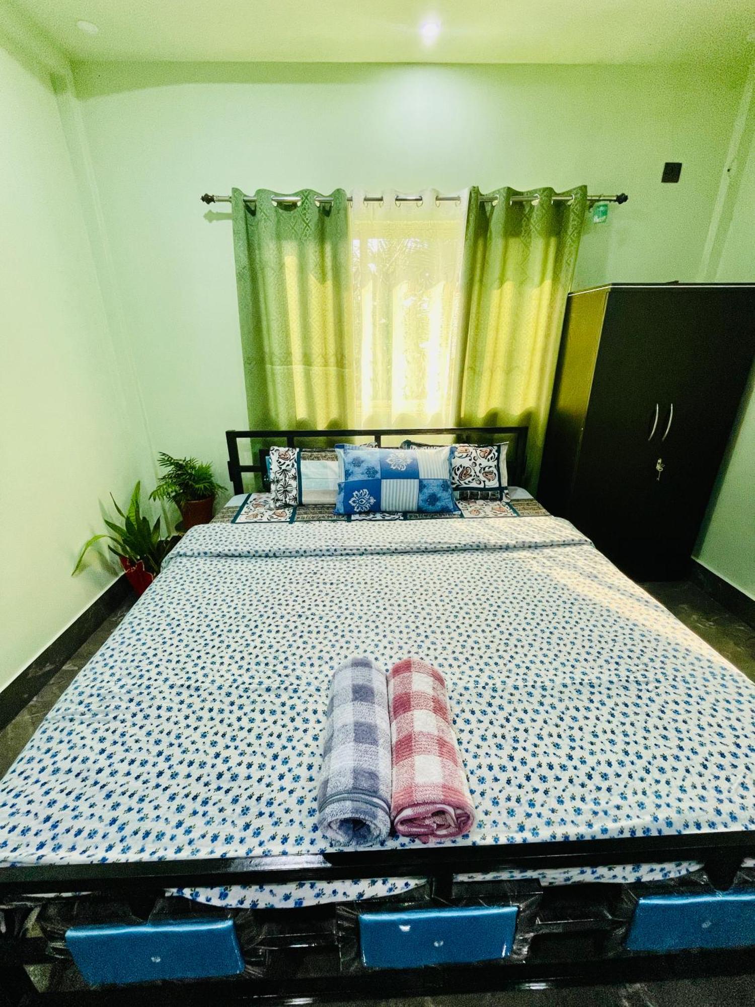 Deka'S Homestay Tezpur Esterno foto